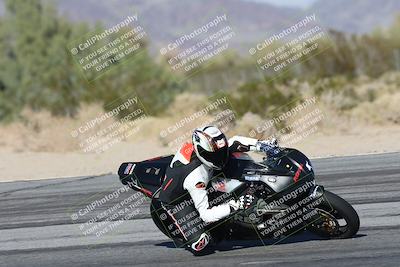 media/Dec-01-2025-Moto Forza (Mon) [[2daa91e15f]]/2-Intermediate Group/Session 4 Turn 9/